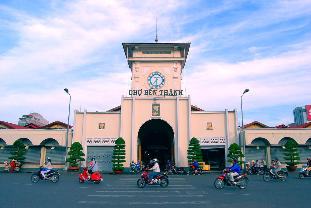 Thuê Xe Cao Lãnh Đi Sài Gòn Có Tài Xế Tham Quan Chợ Bến Thành - Anh Ba Travel