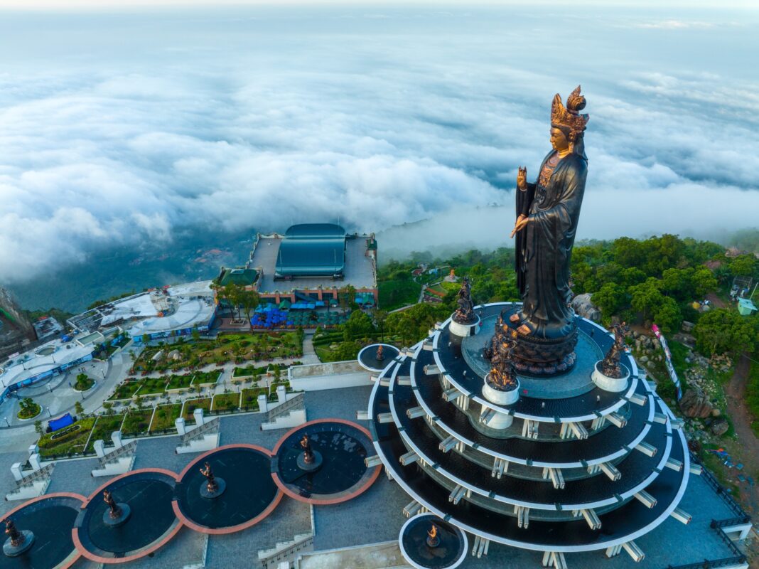 Thuê Xe Đi Núi Bà Đen Tây Ninh - Anh Ba Travel