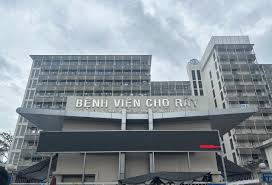 Thuê Xe Đưa Đón Bệnh Viện Chợ Rẩy - Anh Ba Travel